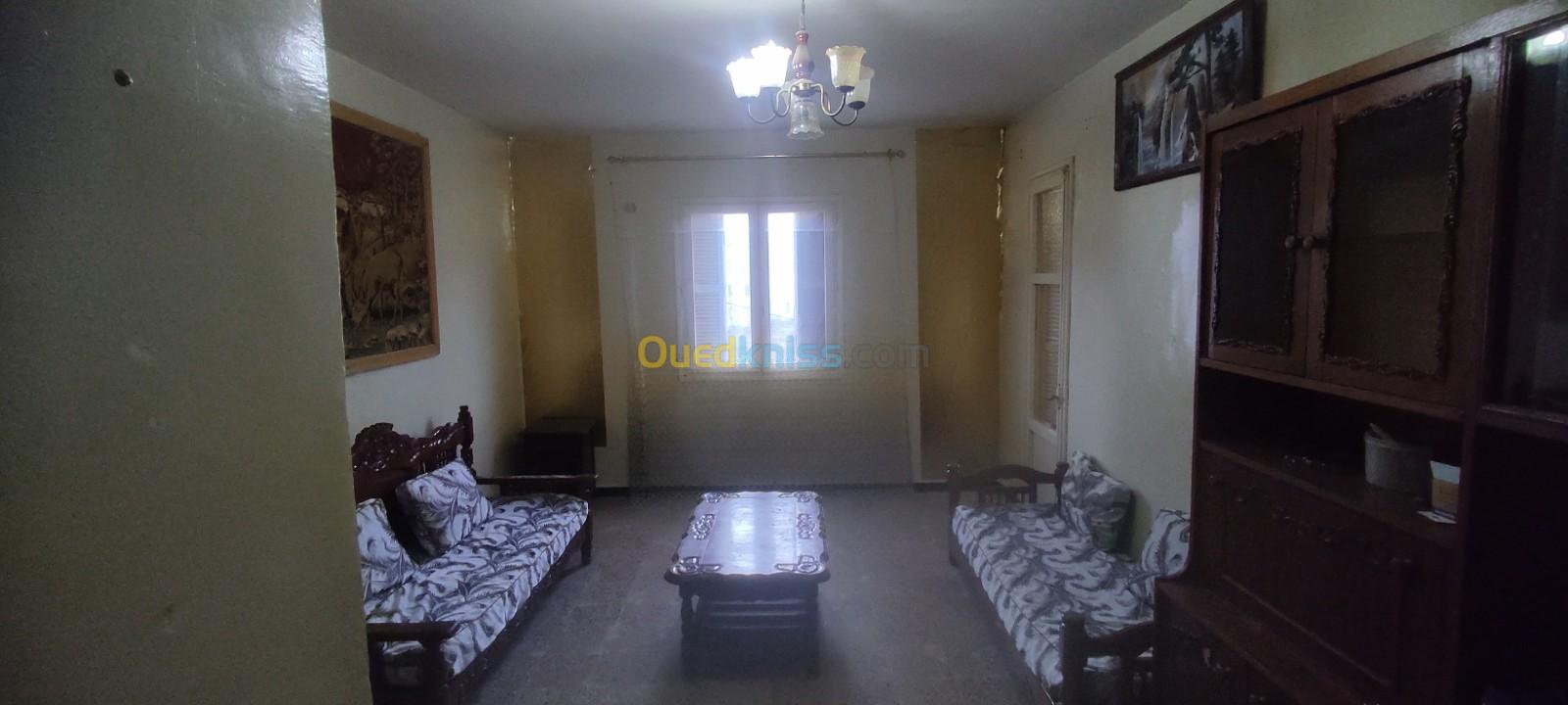 Location vacances Appartement F4 Skikda Collo