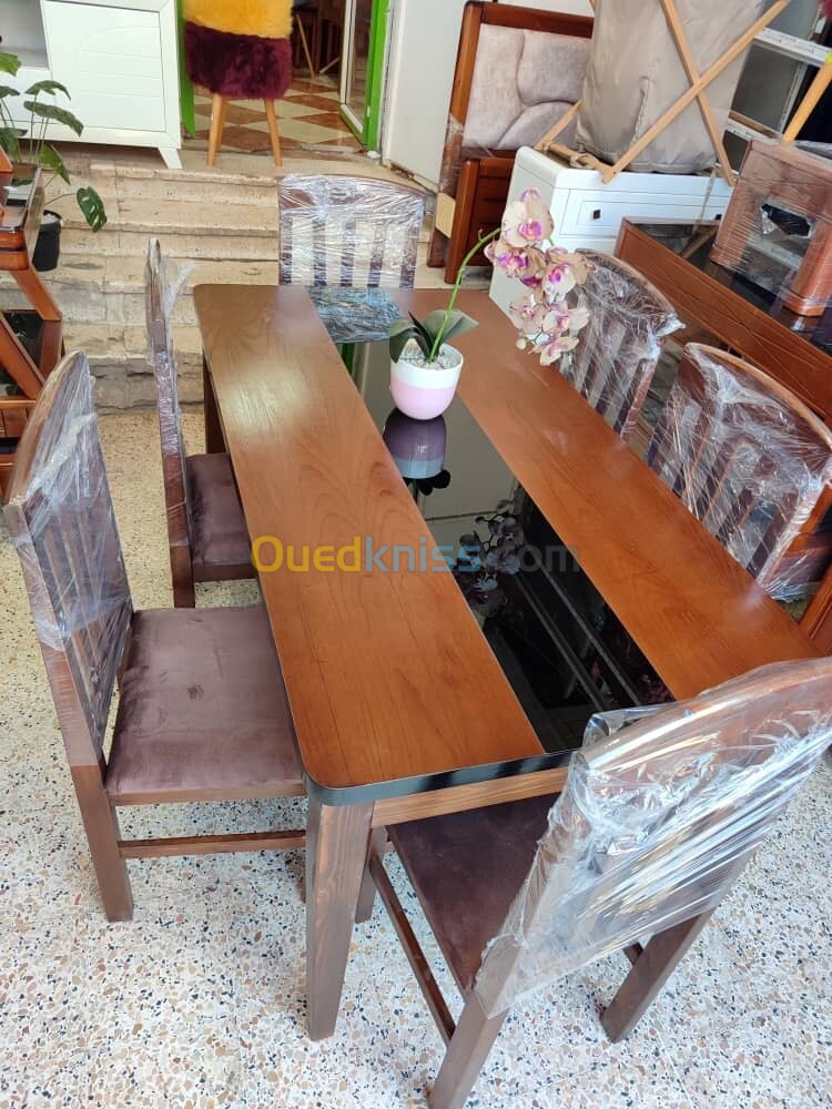 Table a manger 4 et 6 chaises (livraison gratuite ) 