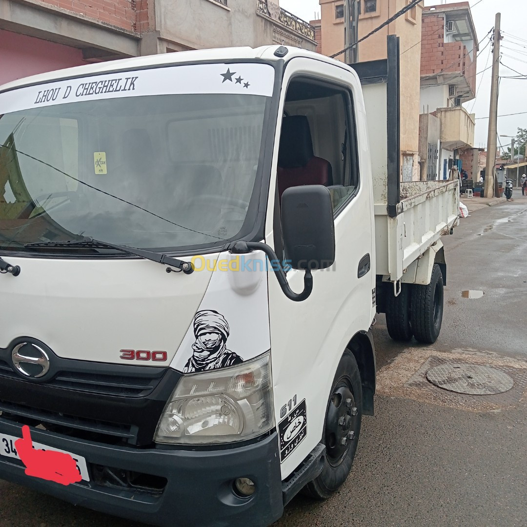 Hino 300 Hino 300 2012