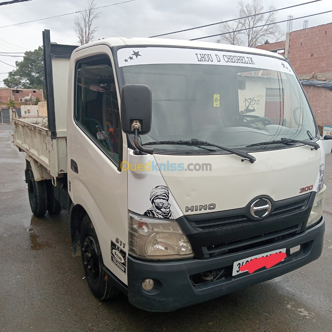 Hino 300 Hino 300 2012