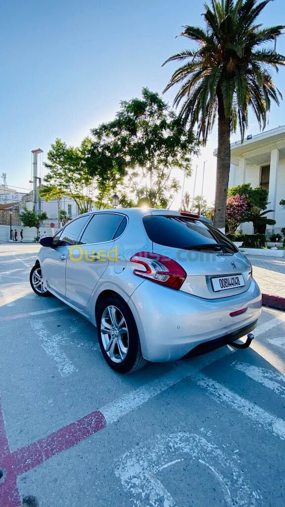 Peugeot 208 2014 Allure