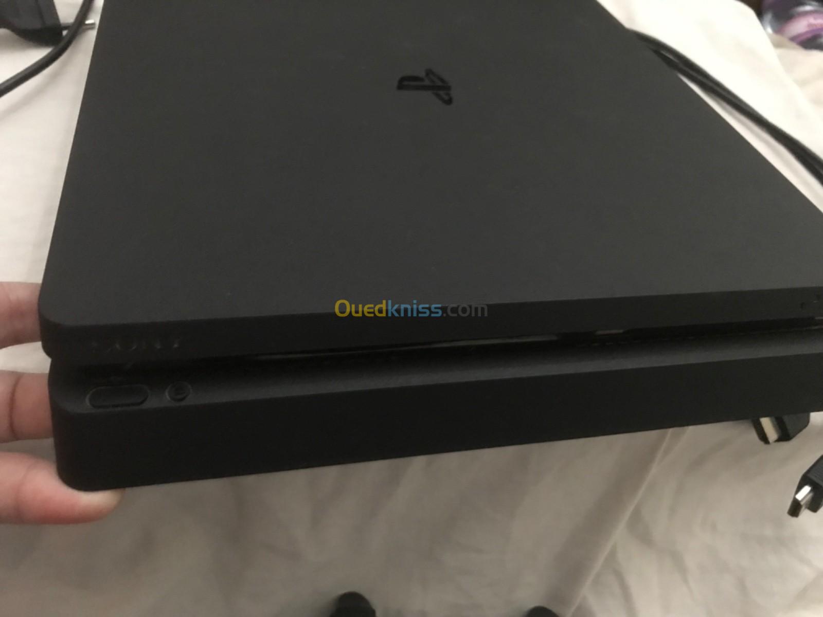 PlayStation 4 slim