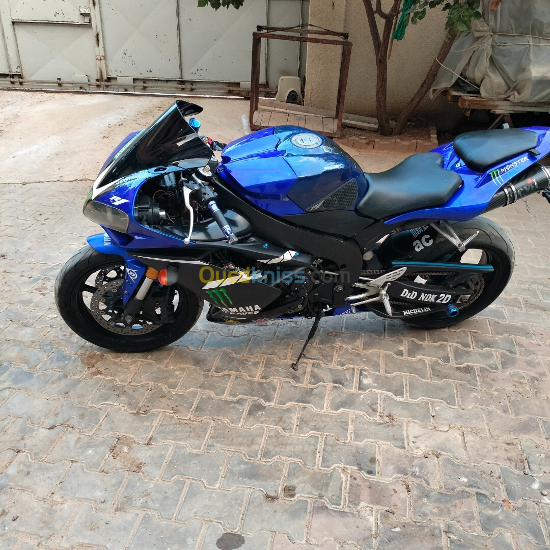 Yamaha R1 Box 8 2008