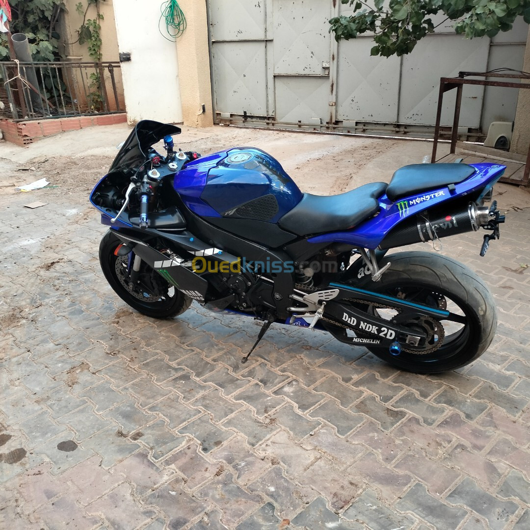 Yamaha R1 Box 8 2008