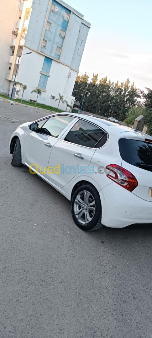 Peugeot 208 2014 Allure