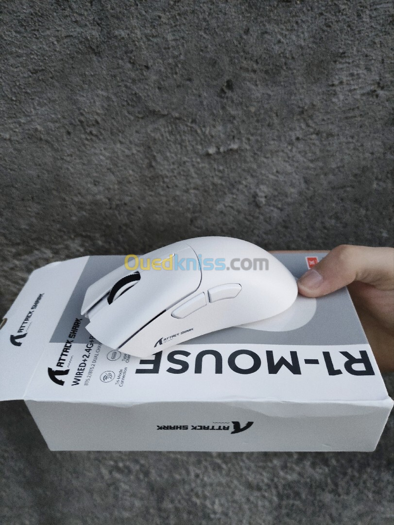 للبيع Gaming mouse Attack Shark R1