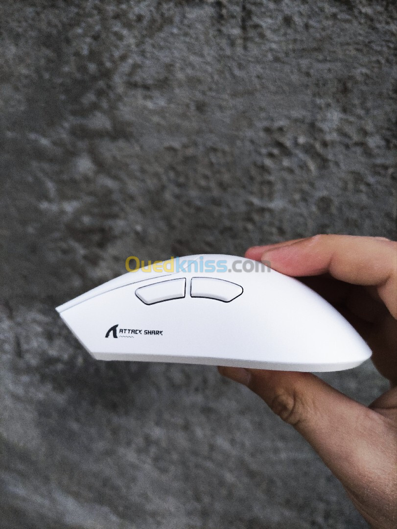 للبيع Gaming mouse Attack Shark R1