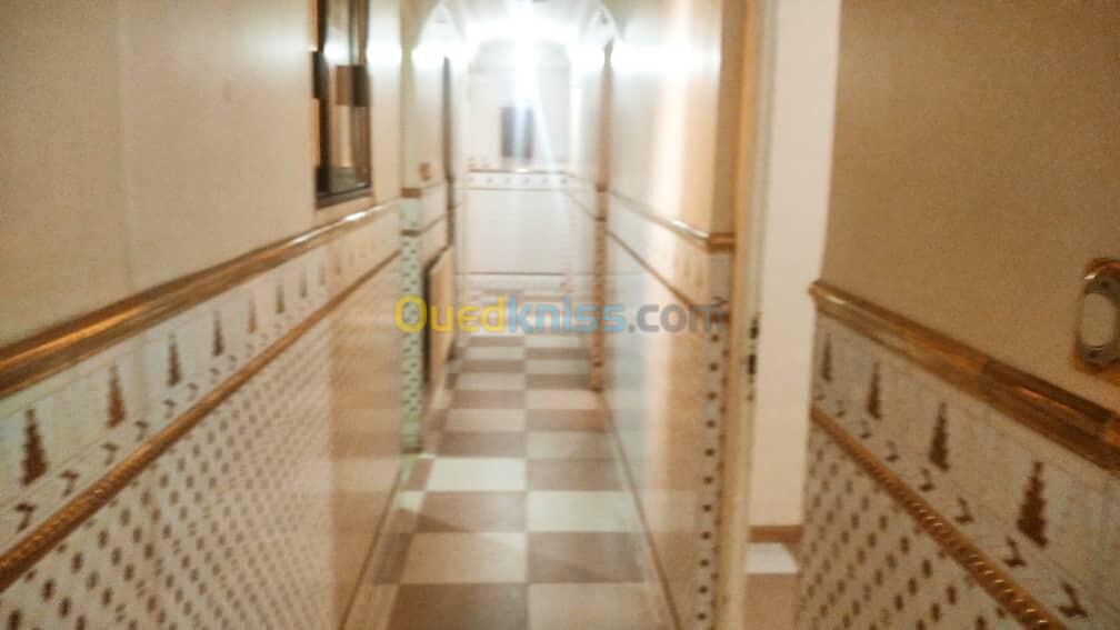 Location Appartement F4 Alger Bir mourad rais