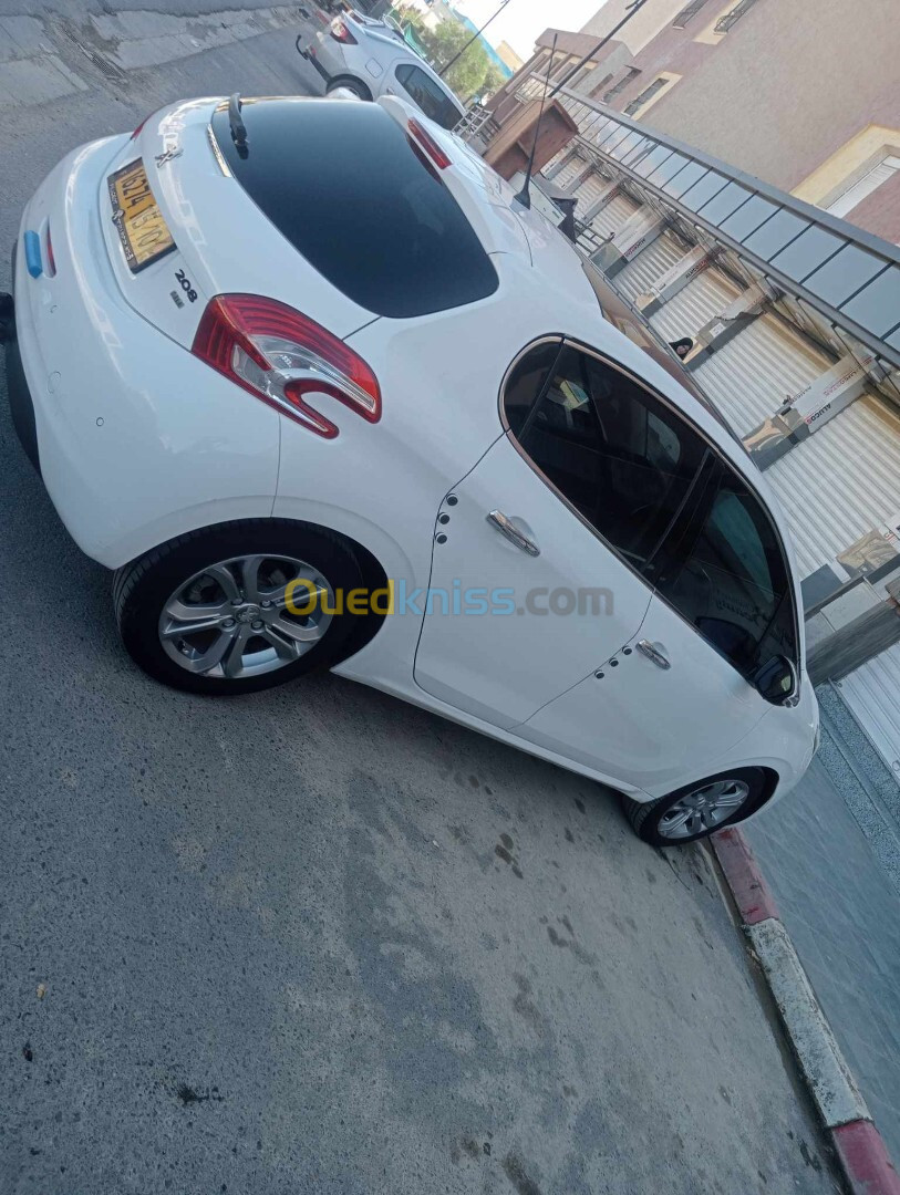 Peugeot 208 2015 Allure