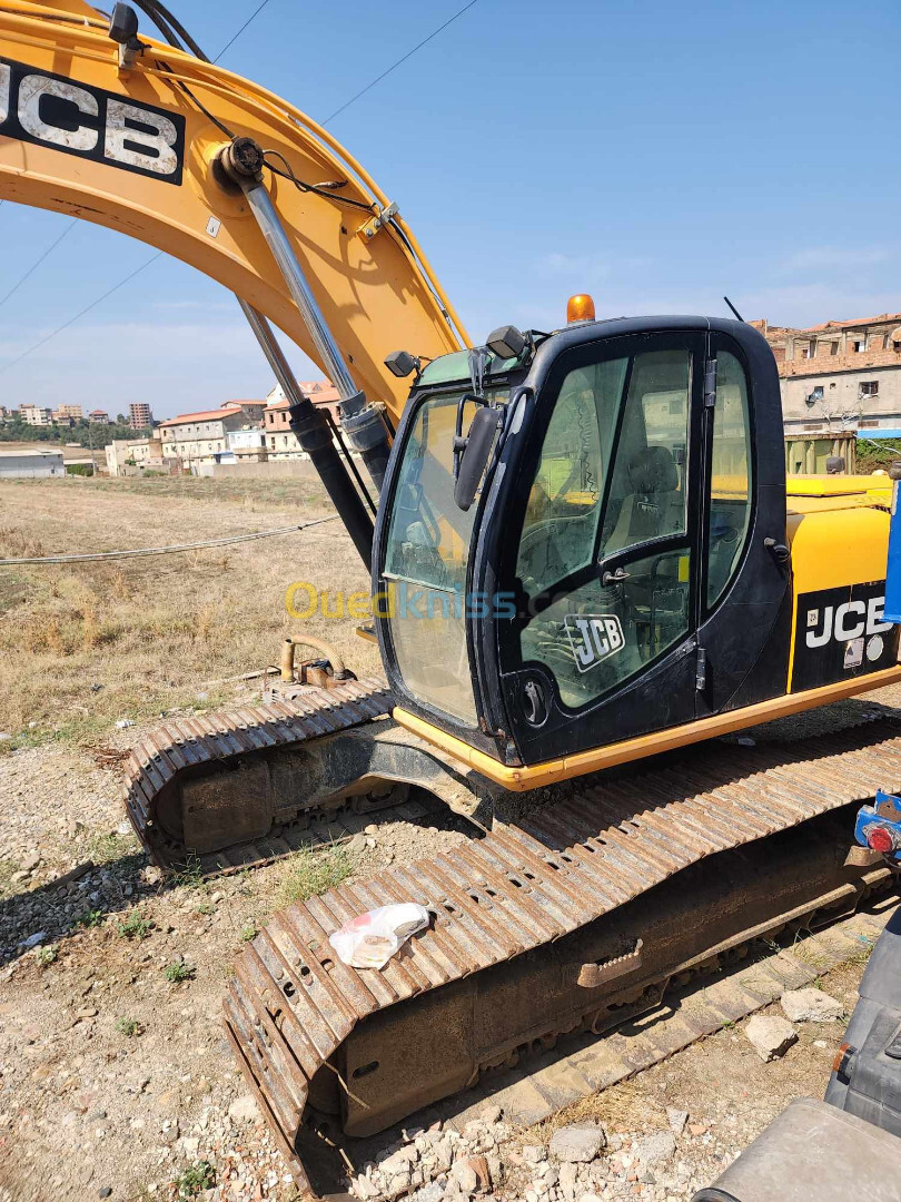 JCB JS 200 LC 2011