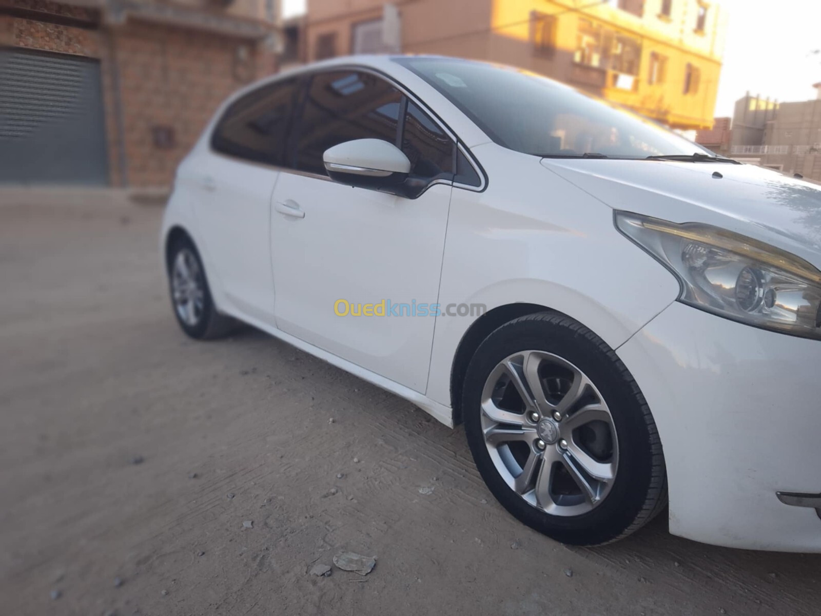 Peugeot 208 2015 Allure