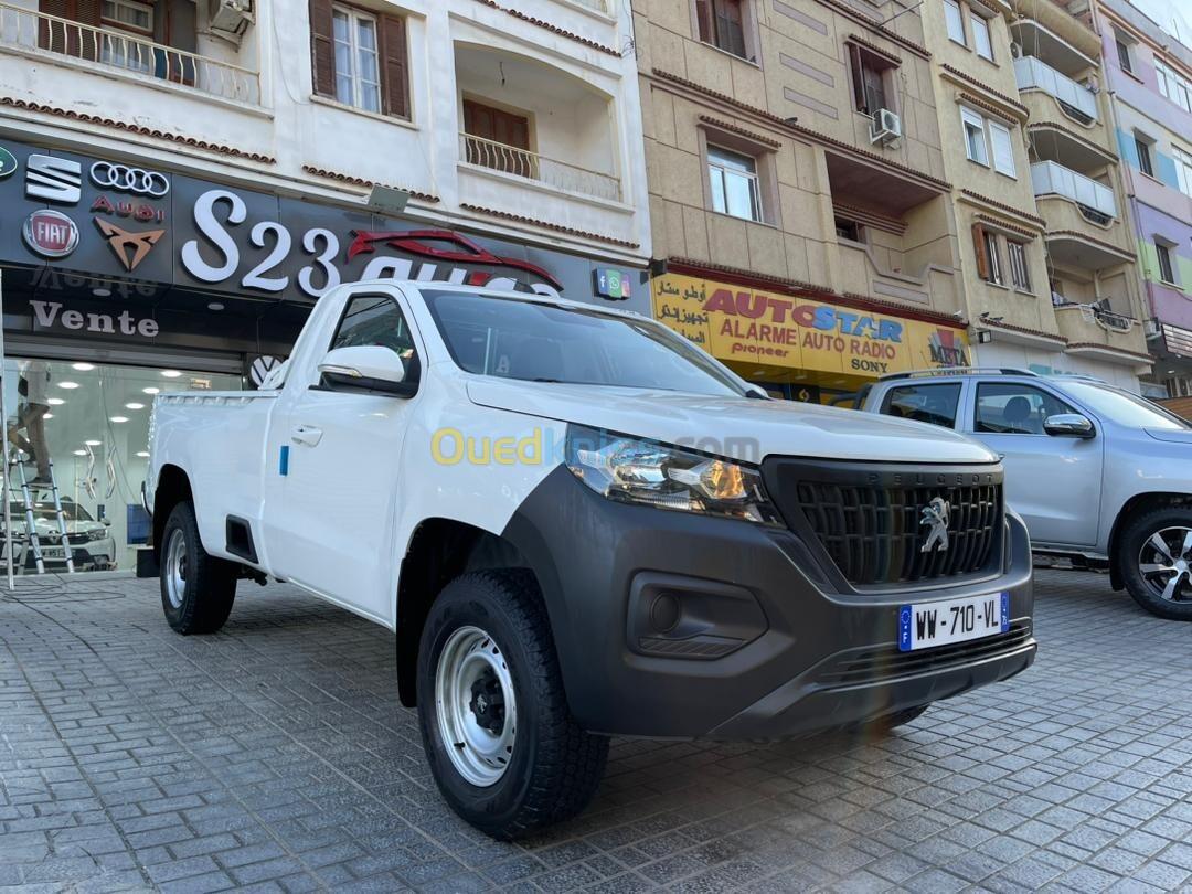 Peugeot Land track 2022 