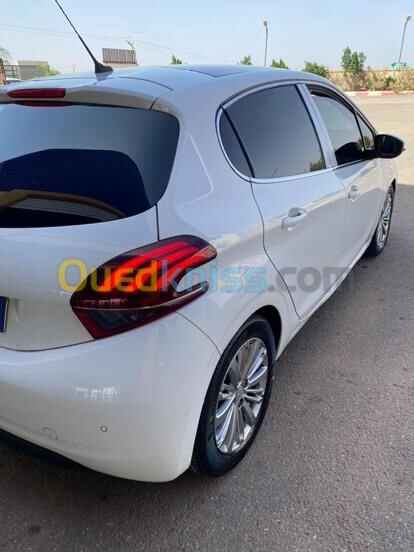 Peugeot 208 2020 Allure Facelift