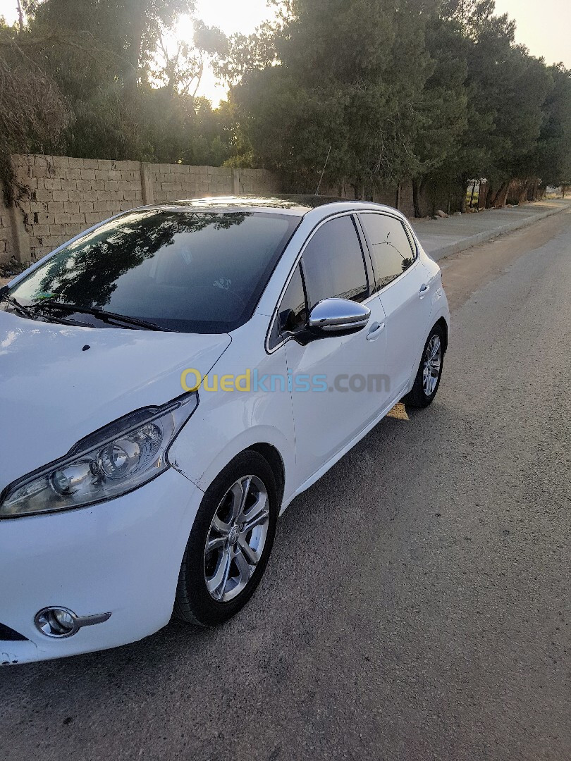 Peugeot 208 2014 Allure