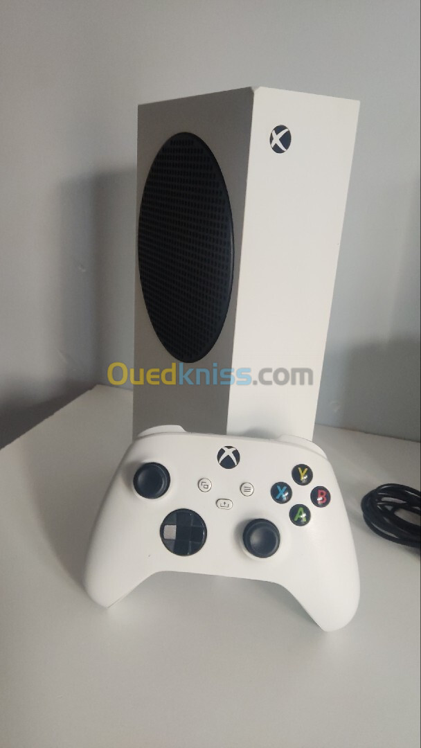 Xbox series s Avec batterie rechargeable gratuit 