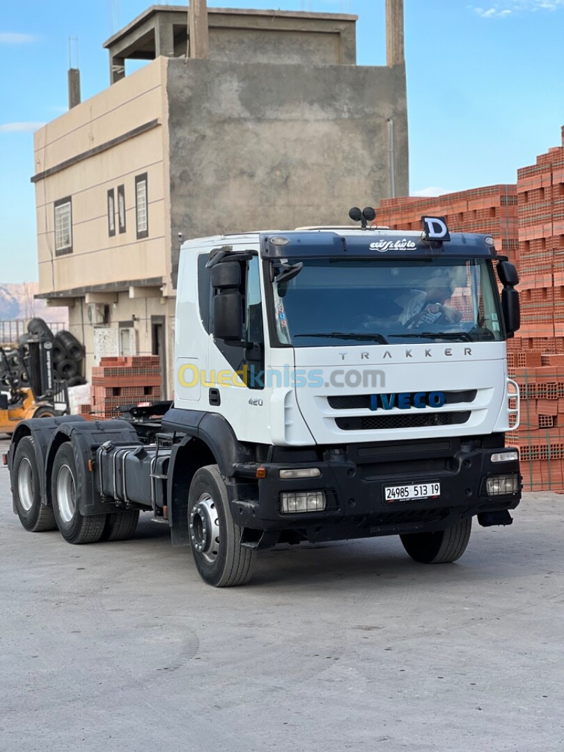 IVECO TRAKKER 420 2013