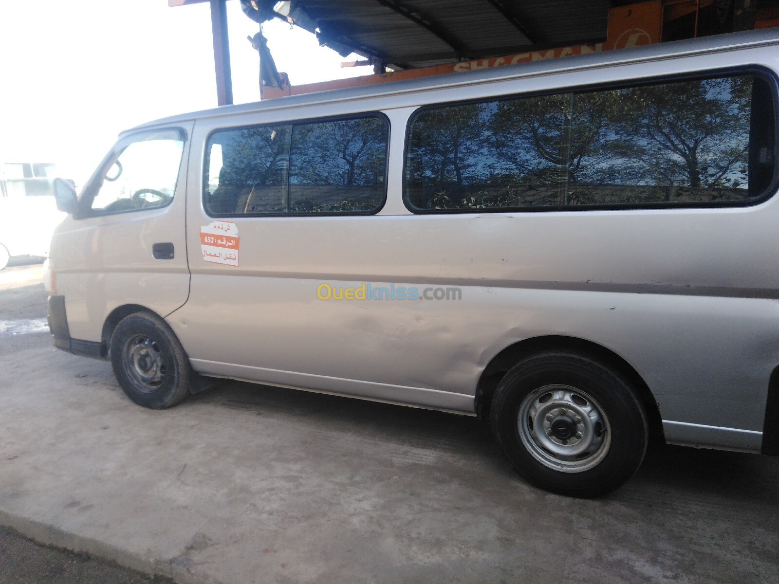 Nissan urvan Nissan urvan 2012