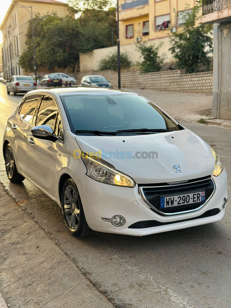 Peugeot 208 2015 Allure