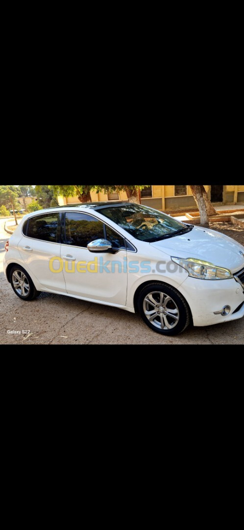 Peugeot 208 2015 Allure