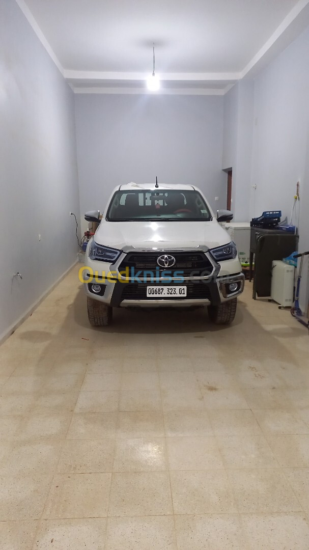 Toyota Hilux 2023 4X4