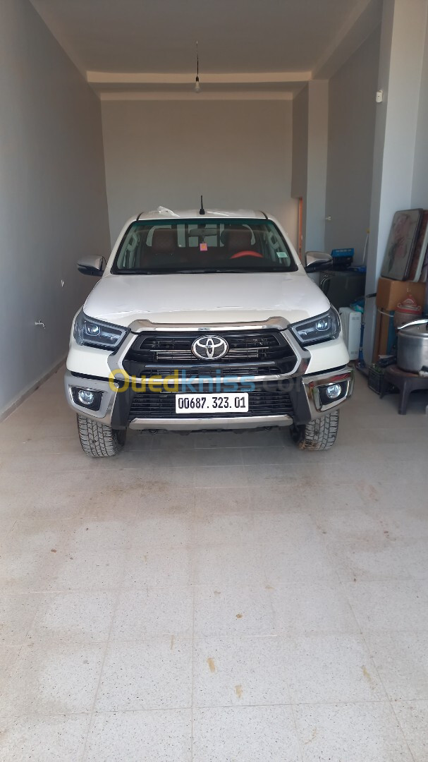 Toyota Hilux 2023 4X4