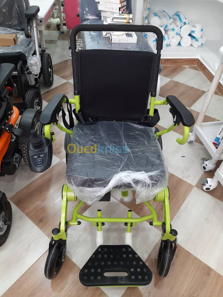 Fauteuil roulant électrique pliable le plus Compact possible 