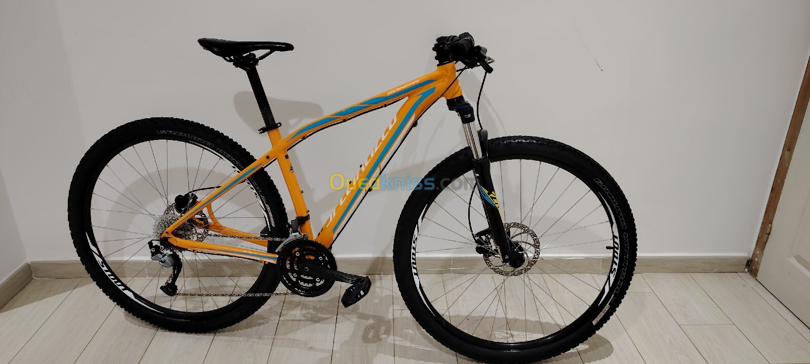 VELO VTT SPECIALIZED 29 POUCES