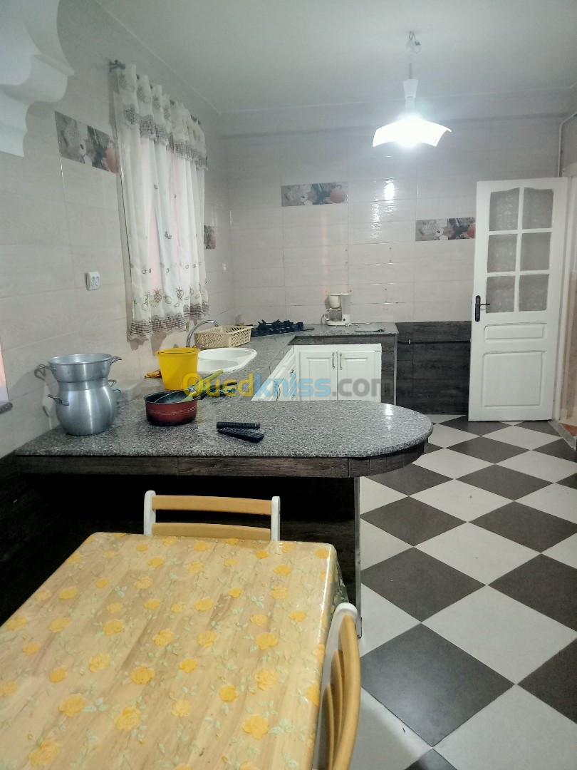 Location vacances Appartement F3 Mostaganem Mostaganem