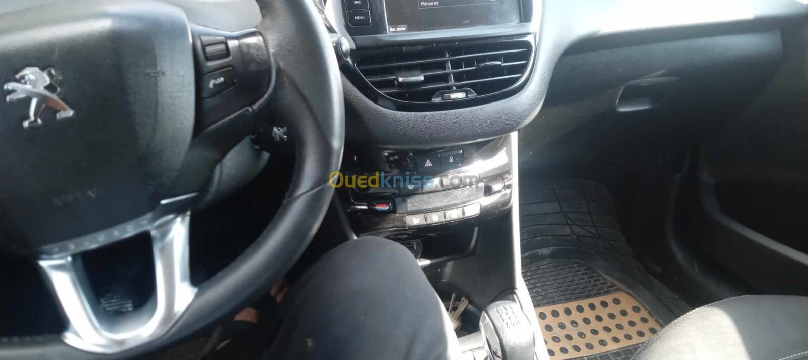 Peugeot 208 2015 208