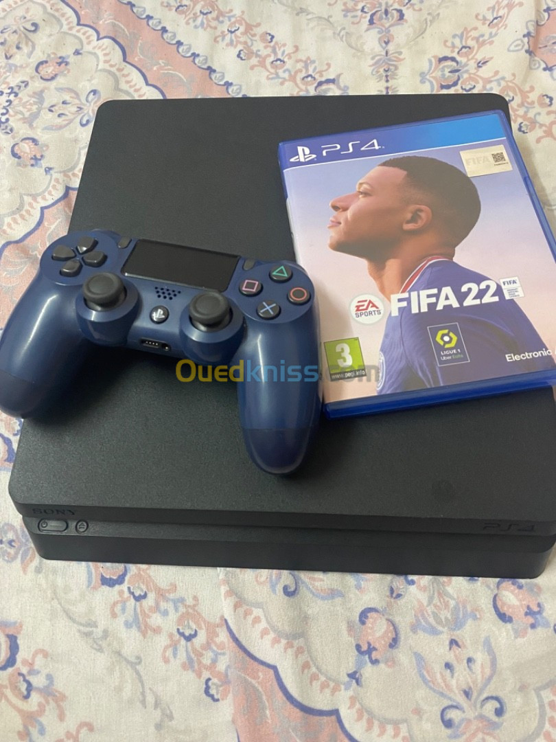 Ps4 slim 1Tera + manette originale + fifa 2022