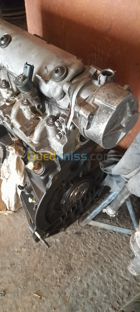 Moteur Laguna 2/1.9 DCI la 125ch  ( batima)