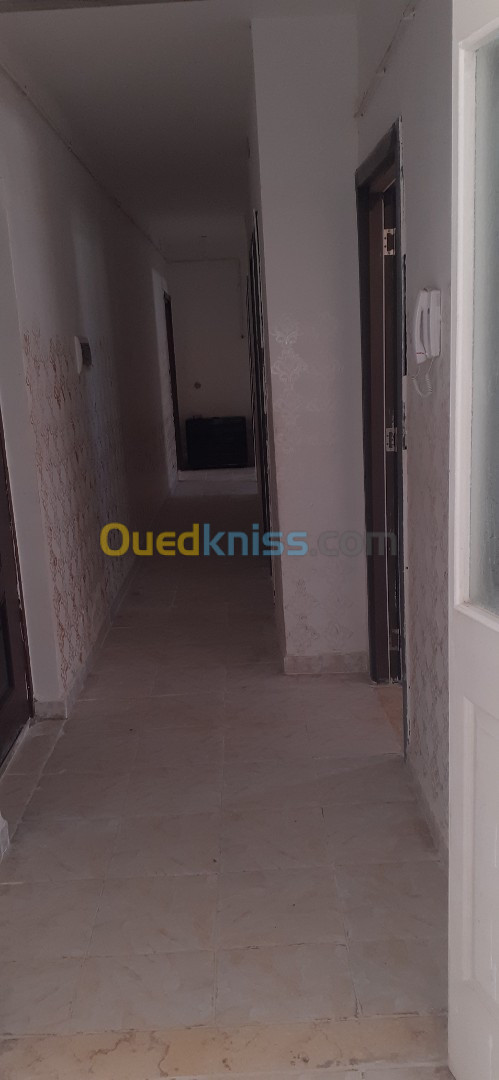 Location Appartement F4 Tipaza Kolea