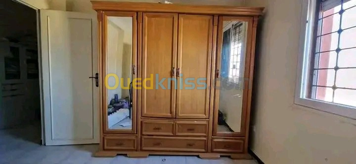 Armoire en bois hêtre 