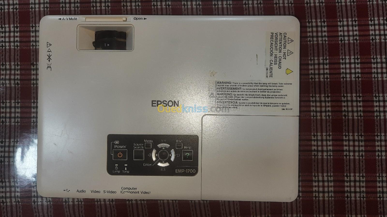 Epson Datashow Emp-1700 Très bon état 