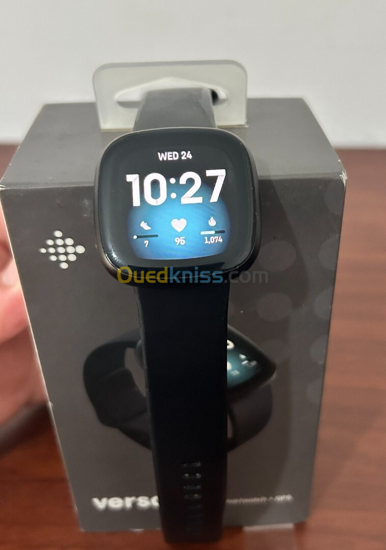 Fitbit Versa 3 + bracelet offert