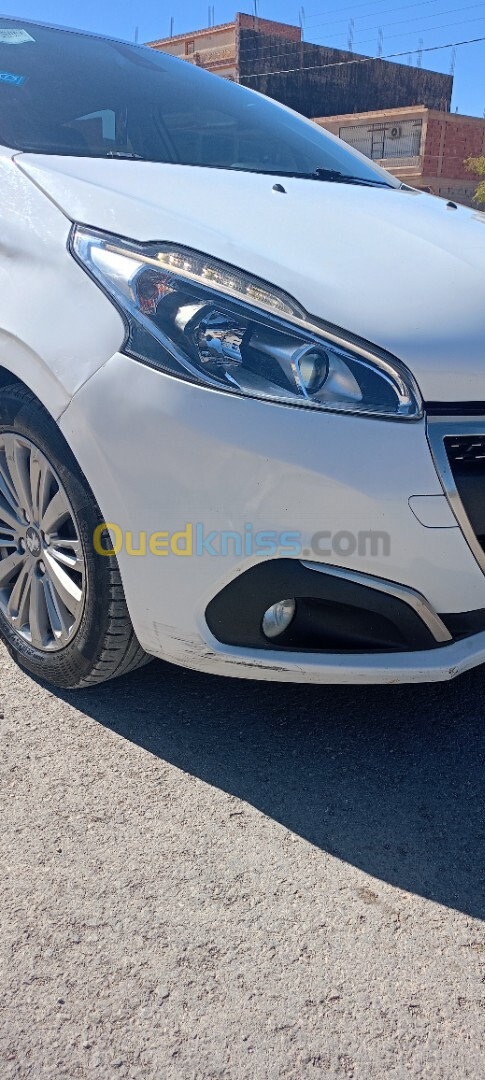 Peugeot 208 2016 Allure Facelift