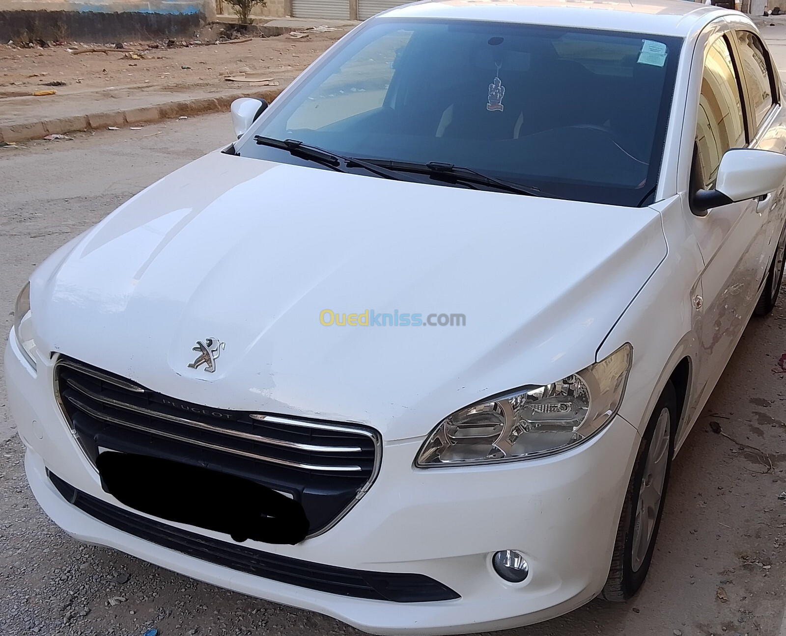 Peugeot 301 2015 Allure