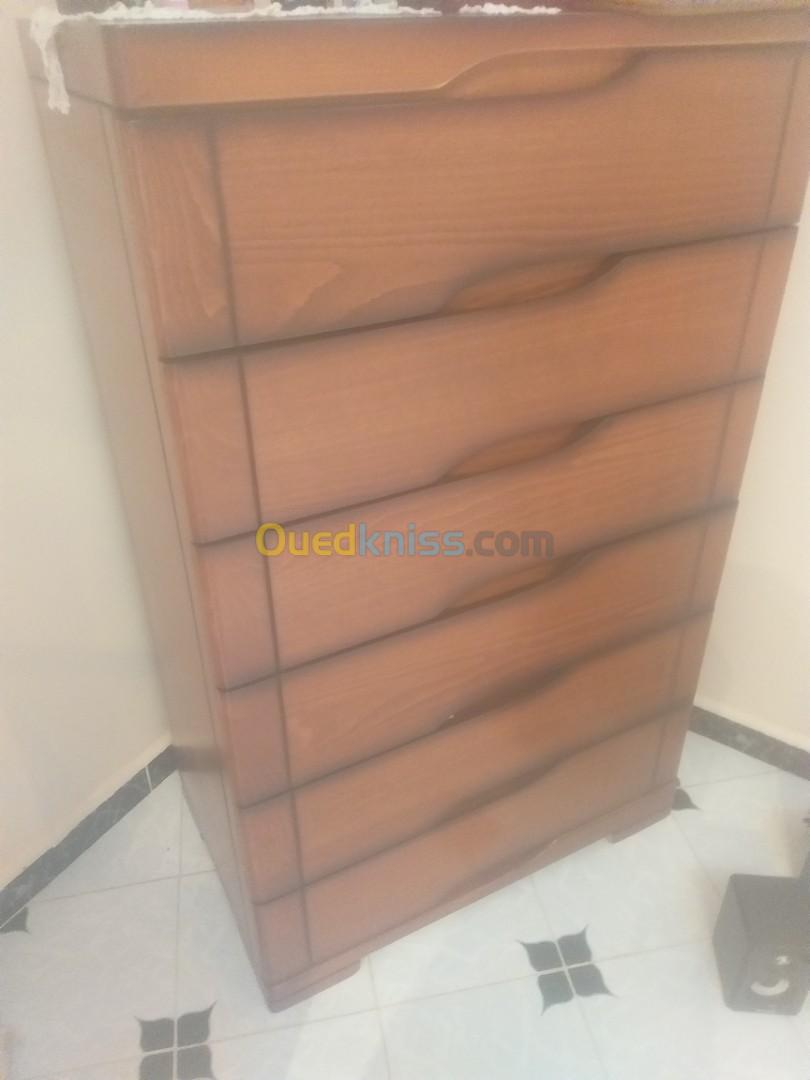 Armoire en vrai bois 