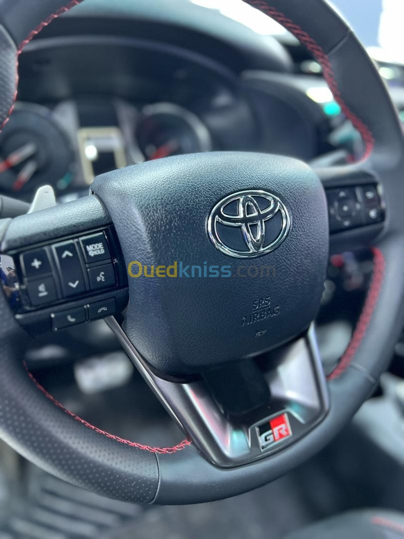 Toyota Hilux 2024 GR