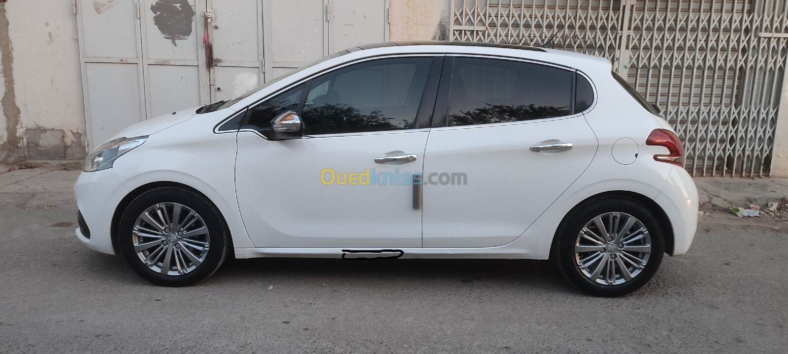 Peugeot 208 2015 Allure Facelift