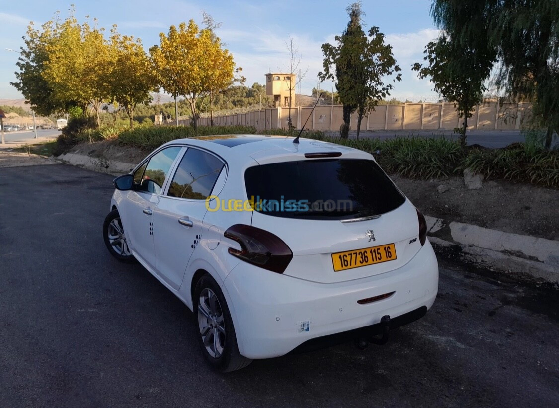 Peugeot 208 2015 208