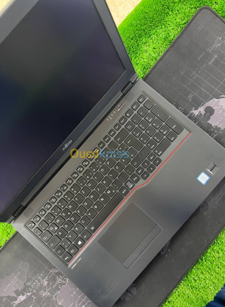 PC LAPTOP FUJITSU LIFEBOOK U758