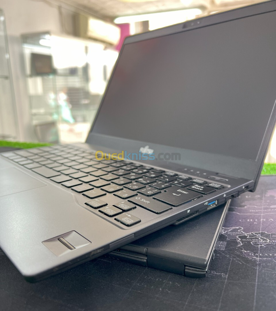 PC Pro ULTRA SLIM Fujitsu LIFEBOOK U727 