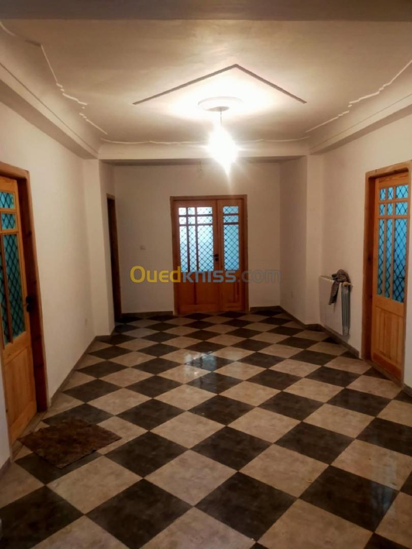 Location Appartement F4 Béjaïa Amizour