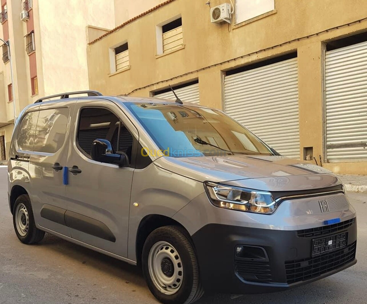 Fiat Doblo 2023 Italien