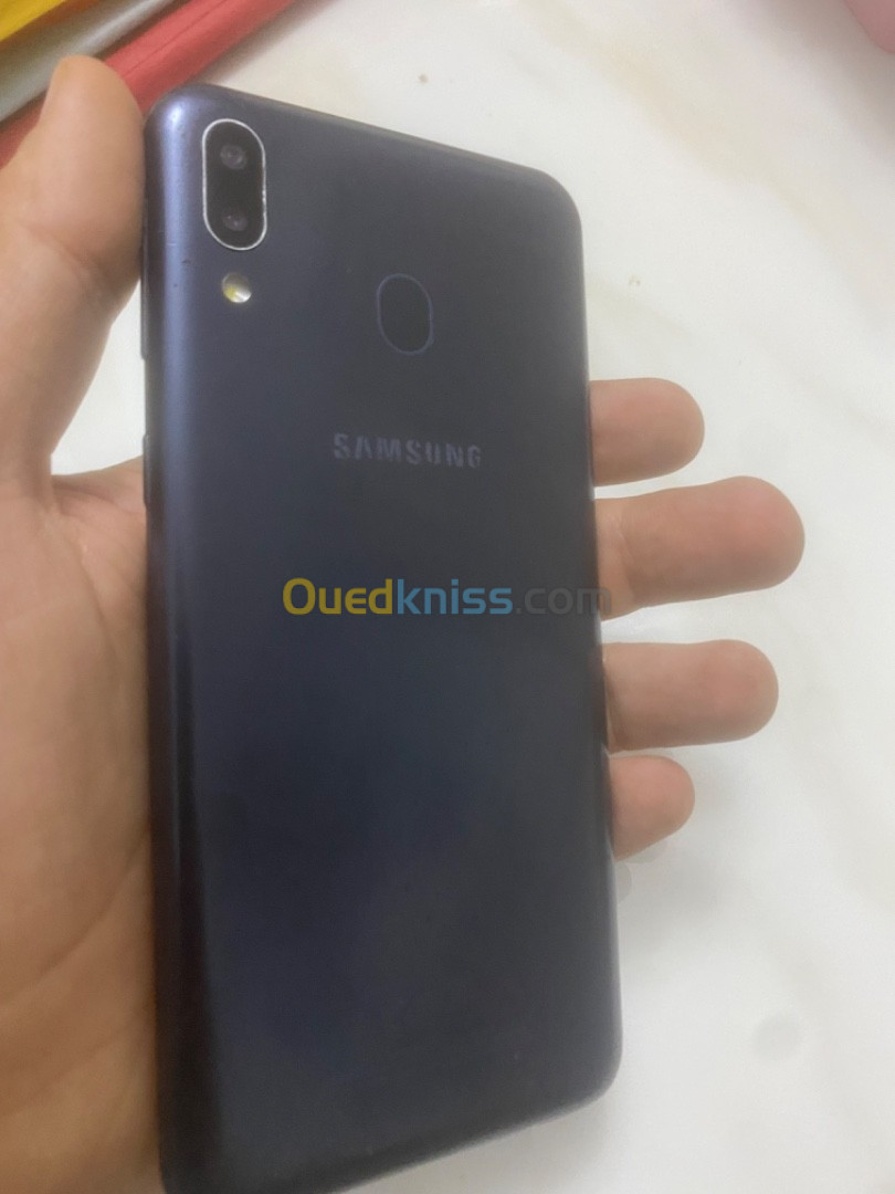 Samsung Galaxy M20