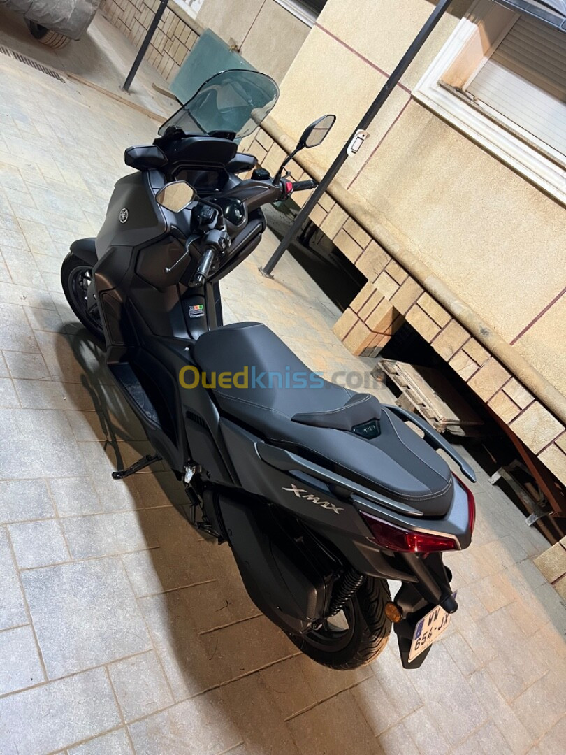 Yamaha Xmax 300 2024