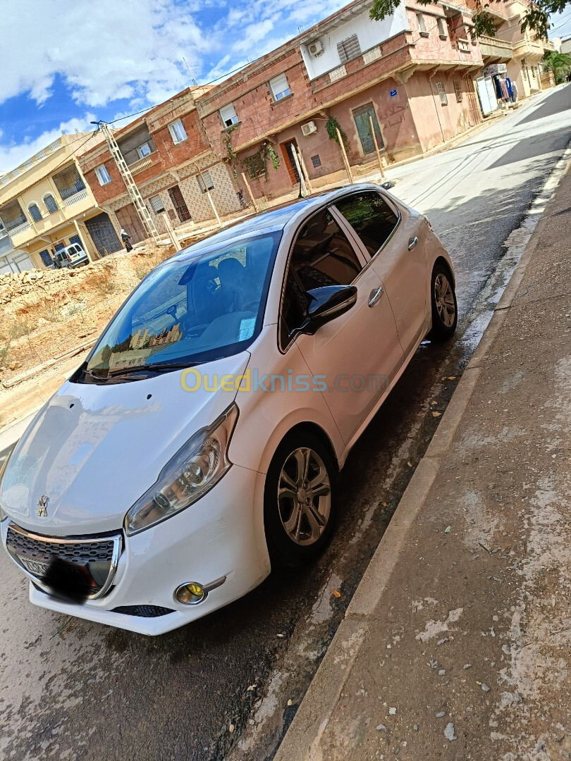 Peugeot 208 2014 Allure