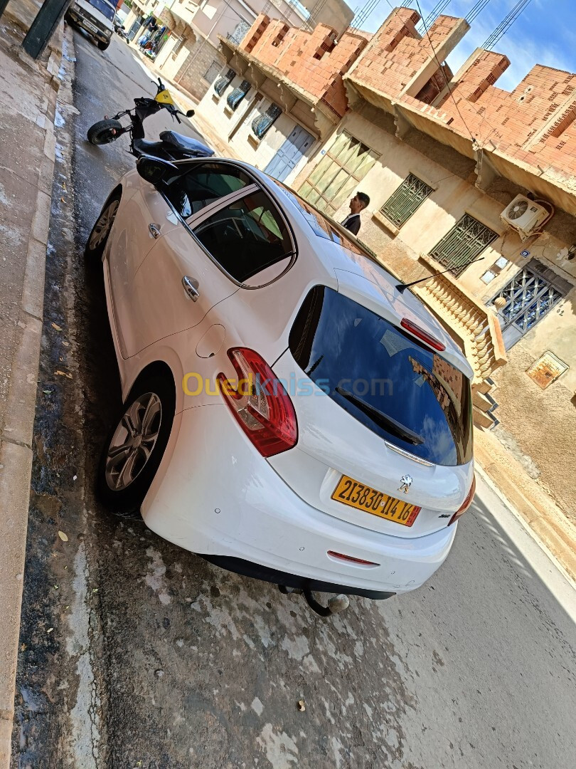 Peugeot 208 2014 Allure