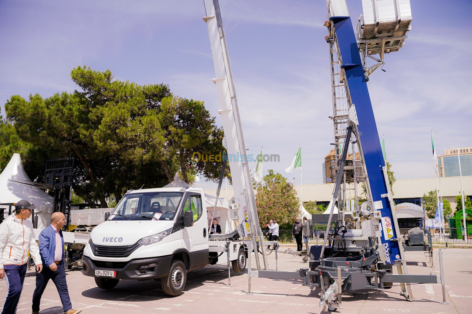 Agilo Bocker MONTE-MEUBLE SUR CAMION IVECO 2024